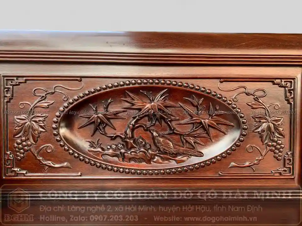 mẫu trường kỷ vai cuốn đục tứ quý trúc