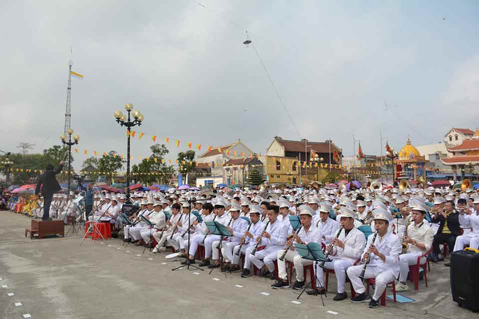 1000 nhạc công phục vụ thánh lễ 